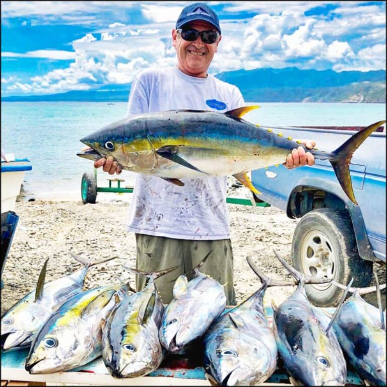 Tuna Fishing in La Paz - FISH BAJA - Sea of Cortez ..TAILHUNTER SPORTFISHING